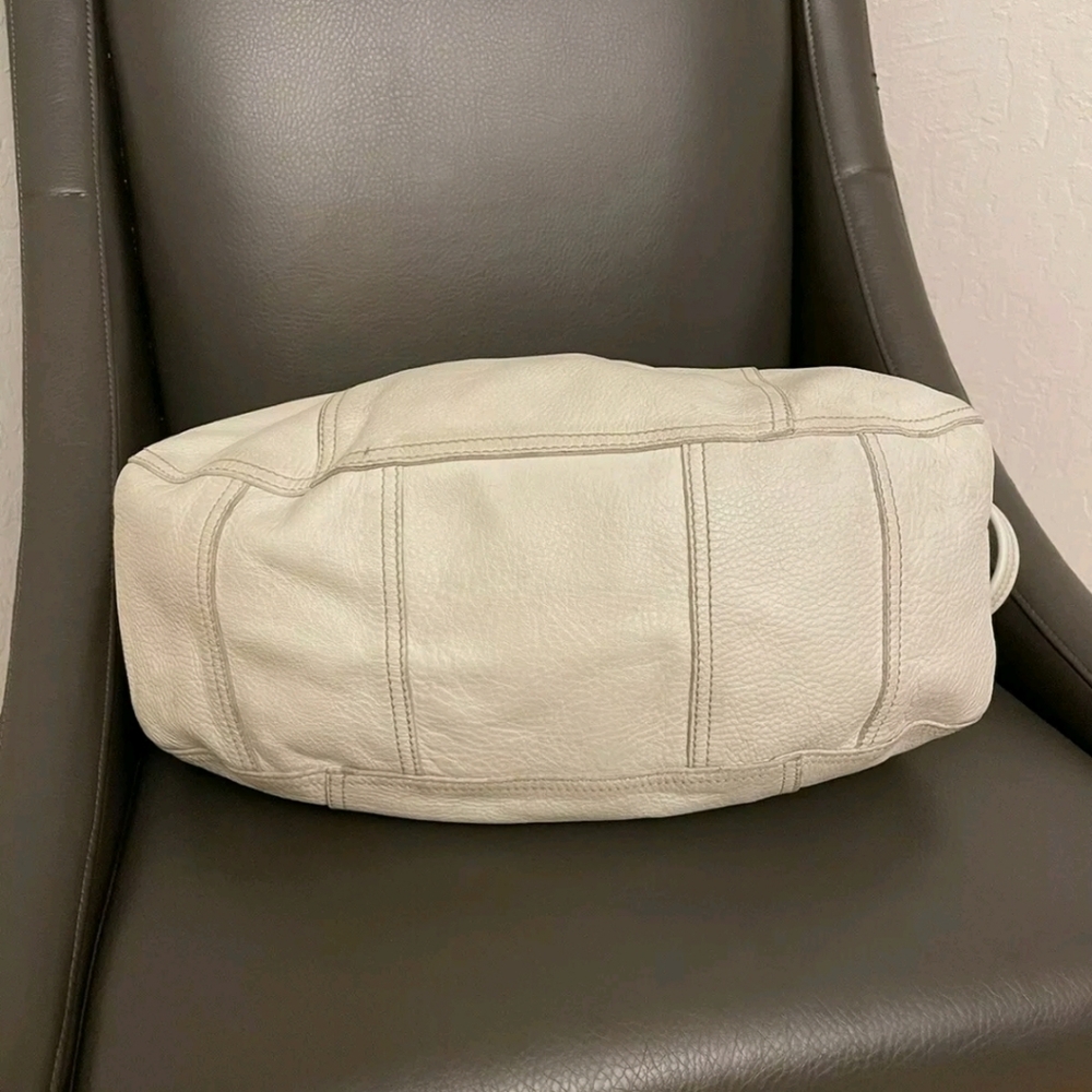 Prada Vitello Bag Winter White/Cream Large Tote Purse Bag - Picture 8 of 10